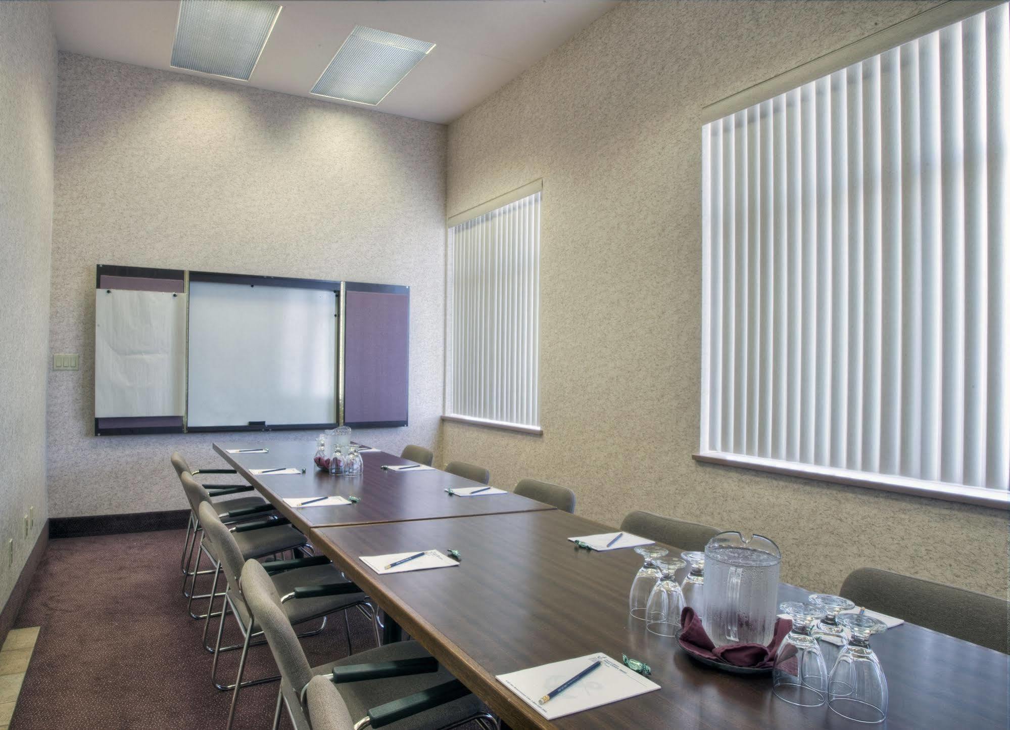 Powell River Town Centre Hotel Business photo
